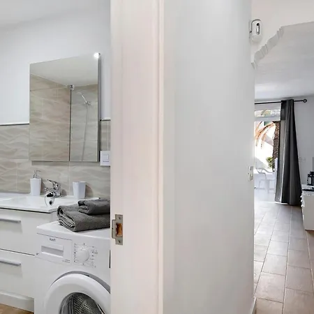 Ianoa Apartment *